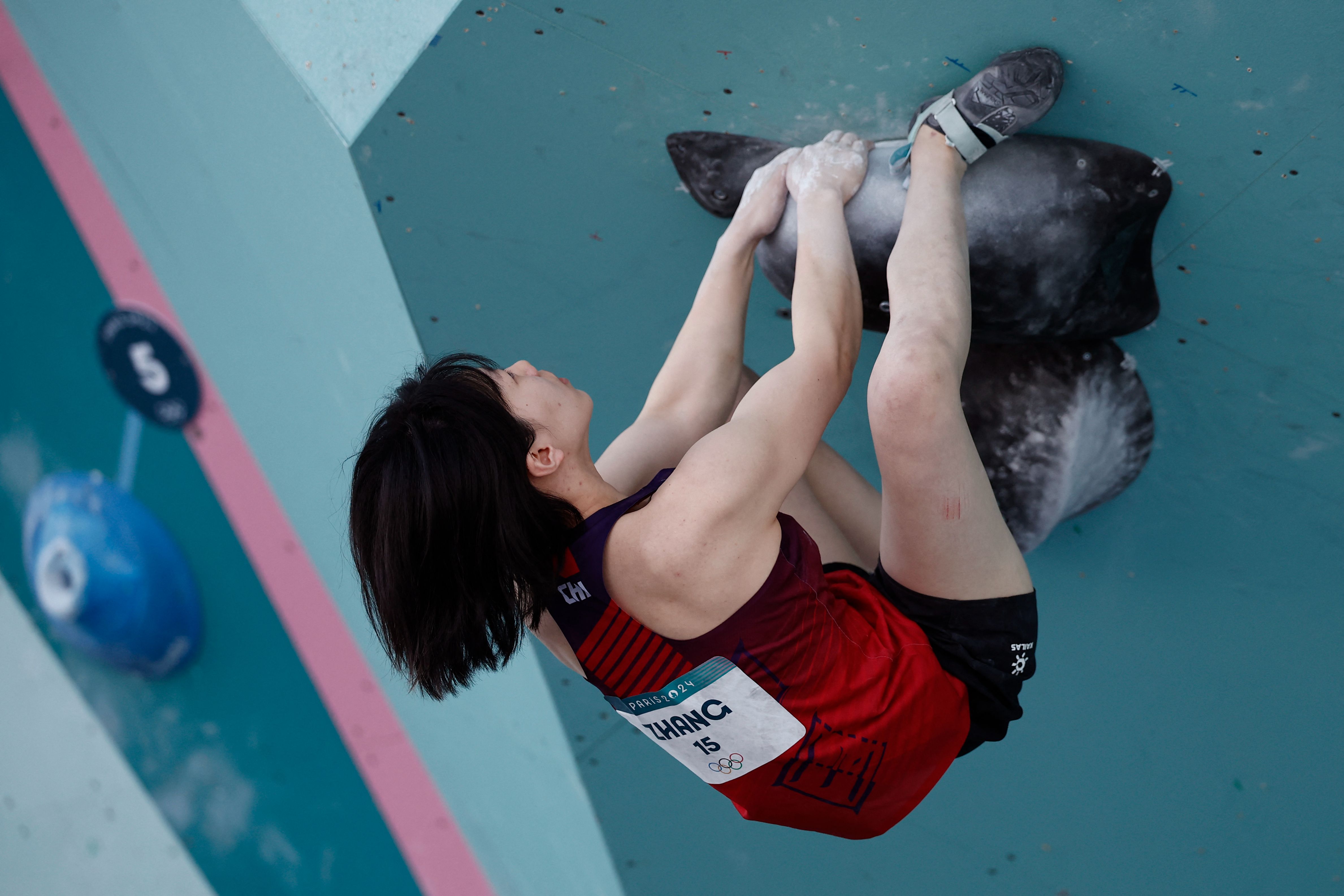🧗‍♀女子攀石&amp;难度攀岩半决赛：骆知鹭0.4分之差未能进入前八 无缘决赛